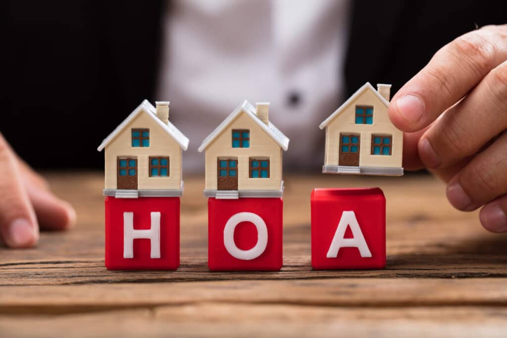There are many benefits to hiring a property manager to manage your HOA.